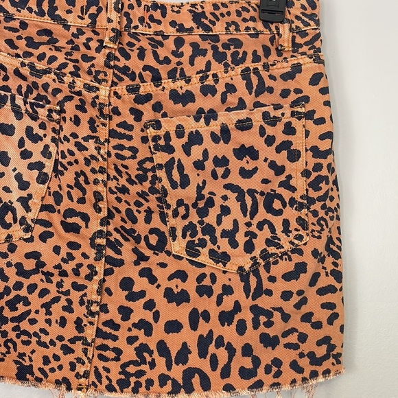 Free People. We The Free Zip It Up Leopard Print Denim Mini Skirt. Size 30 - Picture 9 of 14
